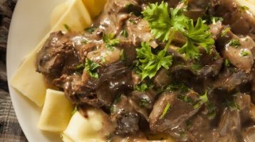 Easy Crockpot Beef Stroganoff