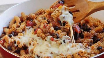 Easy One Skillet Enchilada Pasta