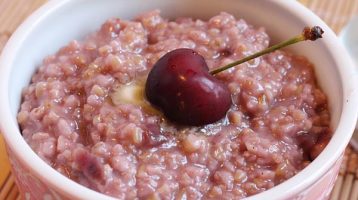 Oatmeal with Cherries