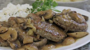 healthy turkey patties in mushroom gravy